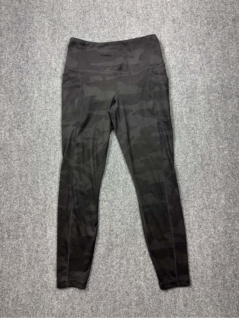 Yogalicious Lux Leggings Black & Gray Camo Size Small Pockets